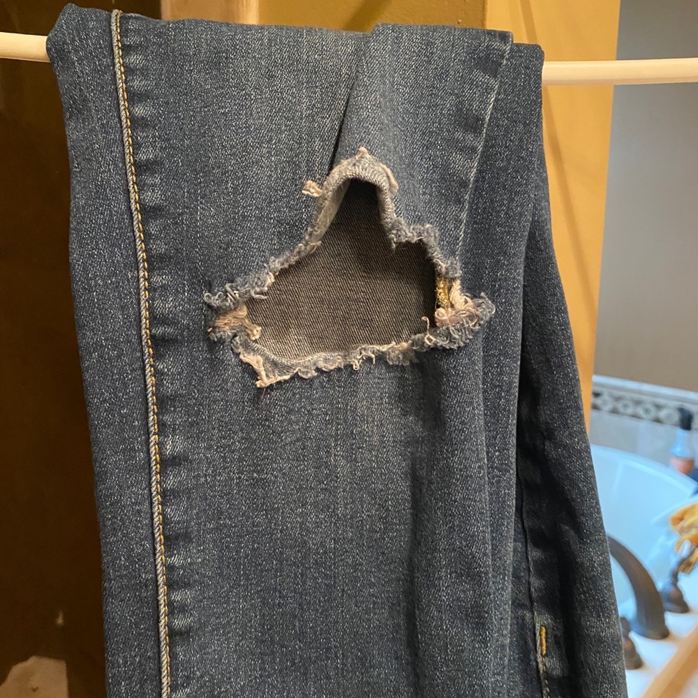 Blue Ripped Jeans - Picture 5 of 5